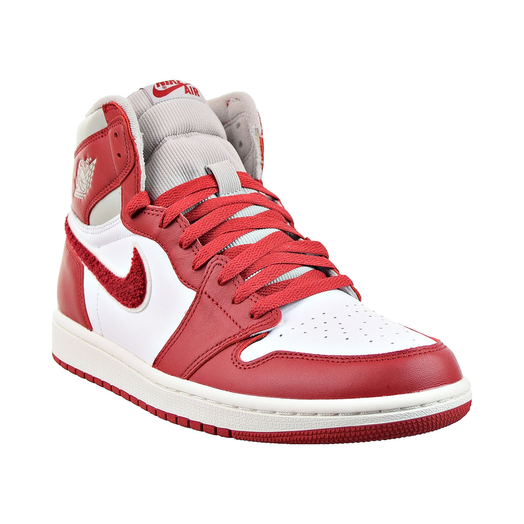 Air Jordan 1 Retro High OG Women's Shoes. Nike IN